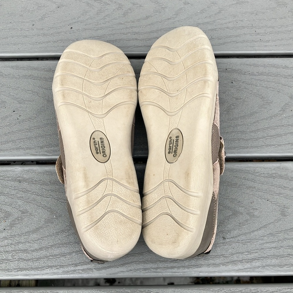 Earth Origins Rapid Troy Gray Suede Strap Mary Jane Flats Gray/Beige Size 10W - Picture 12 of 13